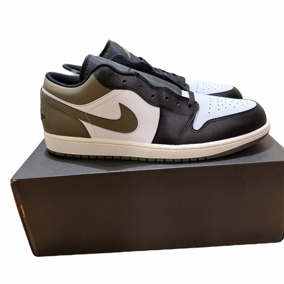 SOLD - Picture 4 of 6